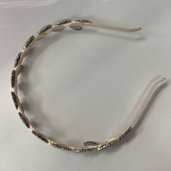 NWOT Nordstrom Teardrop Rhinestone Leaf Crown Headband - Picture 3 of 11